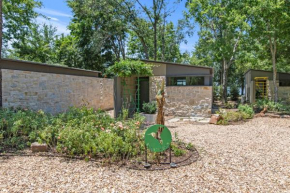 Couple's Dream Lakeside Cabin, Hot Tub, Fire pit